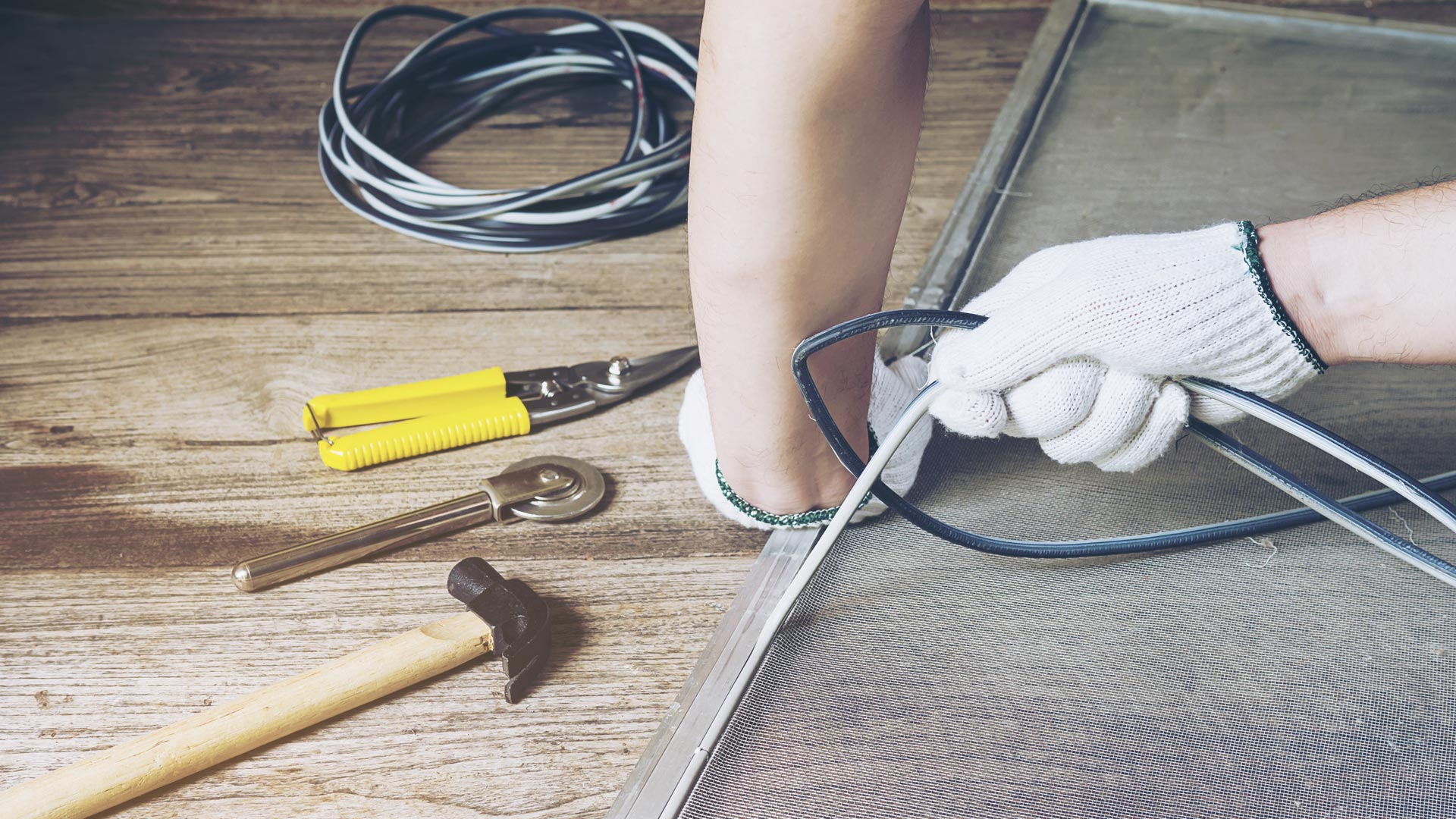 Riparazione basculanti e porte garage ad Arezzo, Chi Chiamare?  |    Cell. 3891206945